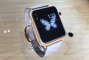 montre Apple Watch avec papillon